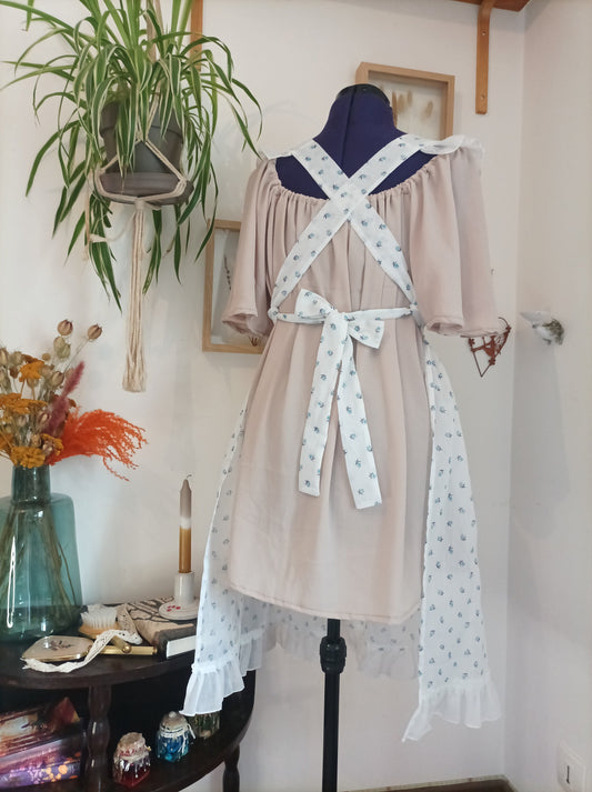 tablier Anne , création unique , fait main , tissu recyclé, dos laçage