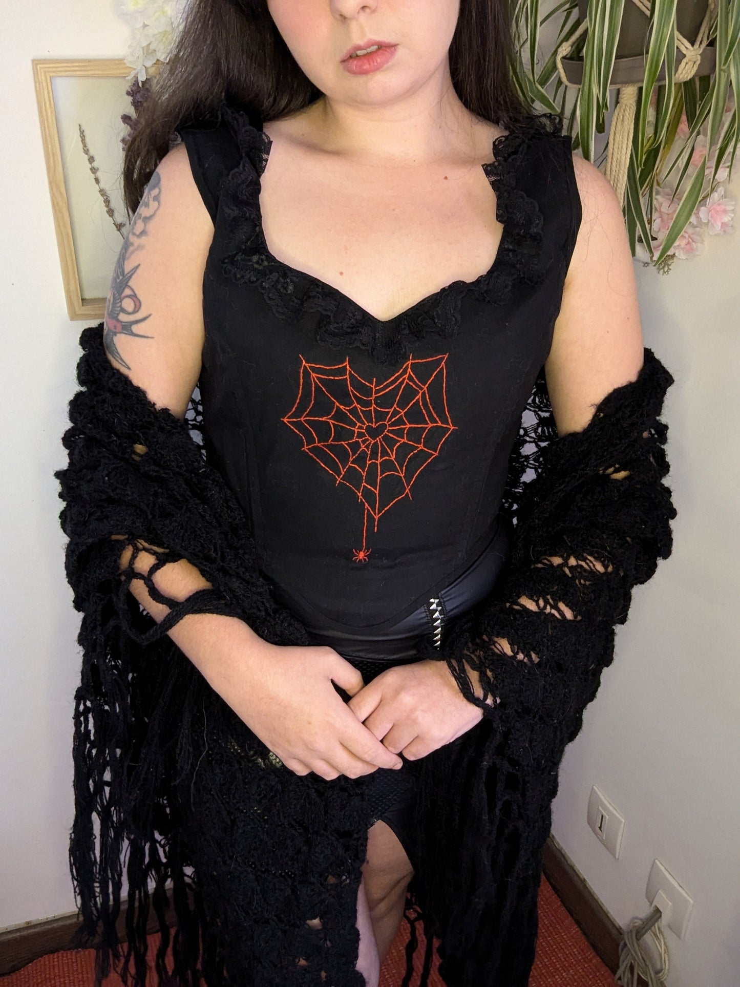 corset brodé Morticia