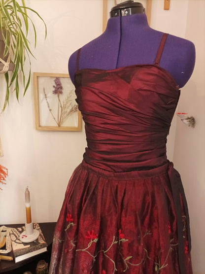 robe de bal Rosa , artisanal sur mesure , fait main, tissu recyclé vue face détaille buste 